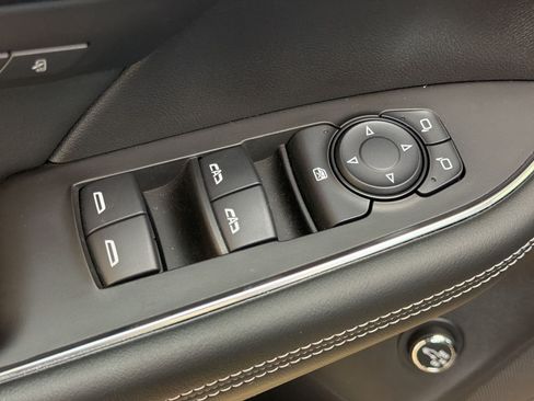 Used 2021 Buick Envision Essence AWD/4WD image 14