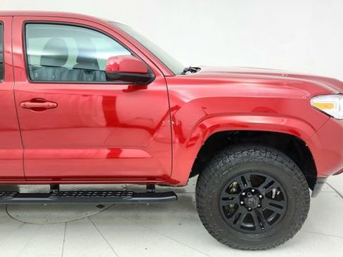 Used 2020 Toyota Tacoma SR image 7