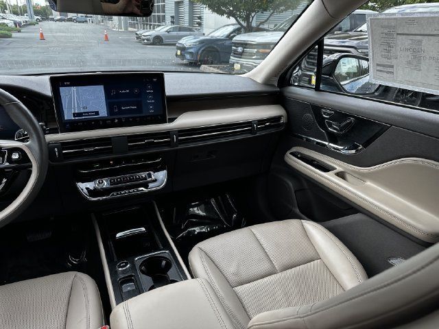 Certified 2023 Lincoln Corsair Reserve w/ Equipment Group 201A AWD/4WD image 17
