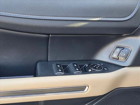 Used 2023 Ford Expedition XLT AWD/4WD image 8