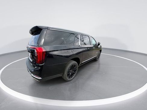 New 2026 GMC Yukon XL Denali w/ Denali Reserve Package AWD/4WD image 8