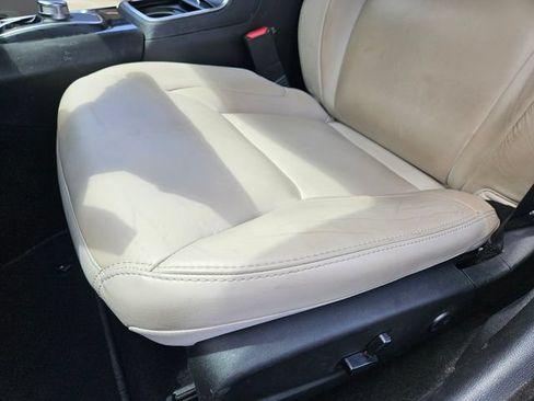 Used 2019 Chrysler 300 Touring L w/ Quick Order Package 22F RWD image 8