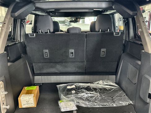 New 2025 Ford Bronco 4-Door image 28