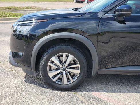 Certified 2024 Nissan Pathfinder SL FWD image 6