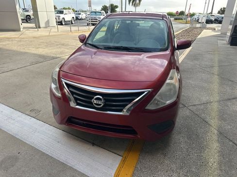 Used 2015 Nissan Versa SV image 2