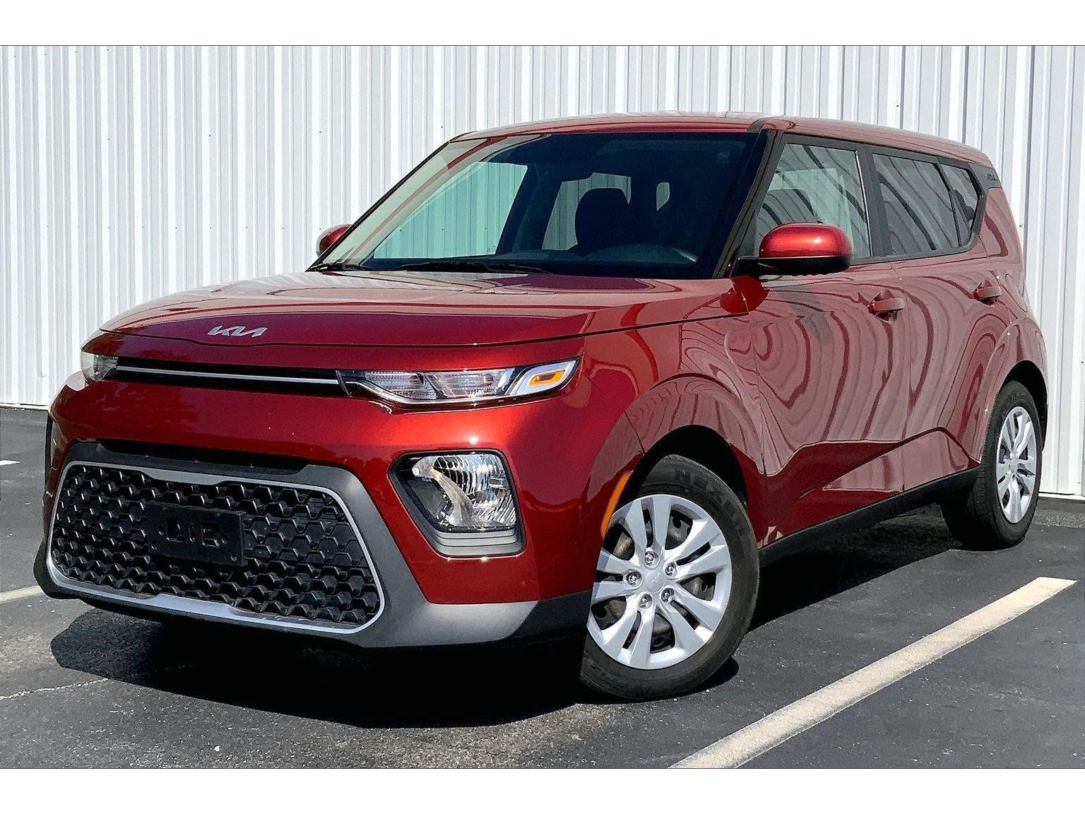 Used 2022 Kia Soul LX FWD image 1