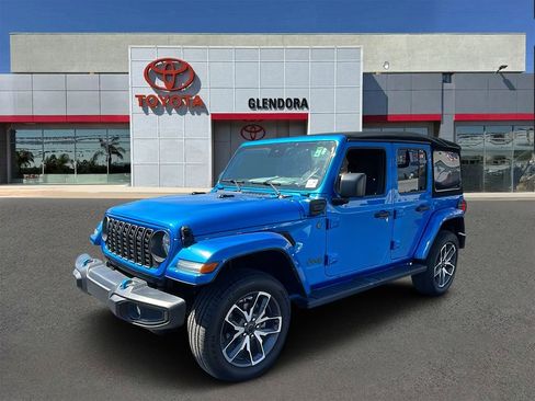 Used 2024 Jeep Wrangler Unlimited w/ Convenience Group image 7