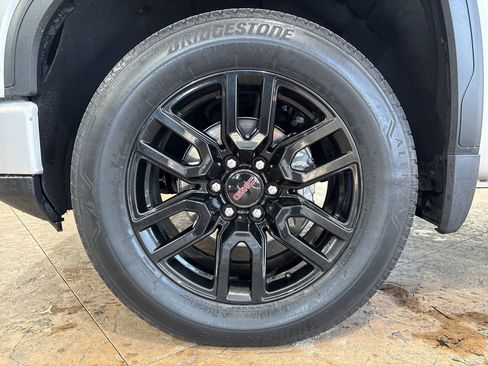 Used 2022 GMC Sierra 1500 Elevation image 10