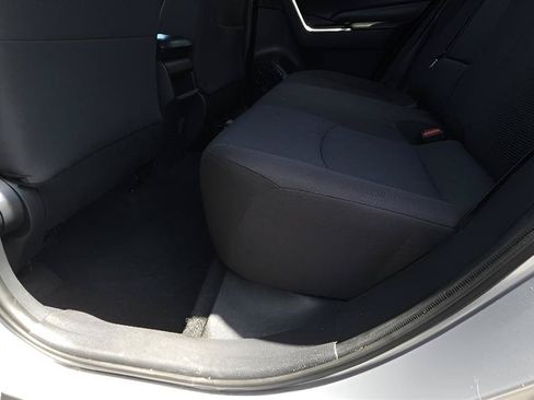 Used 2021 Toyota RAV4 LE AWD/4WD image 22