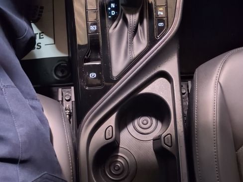 Certified 2023 Kia Niro EX image 19