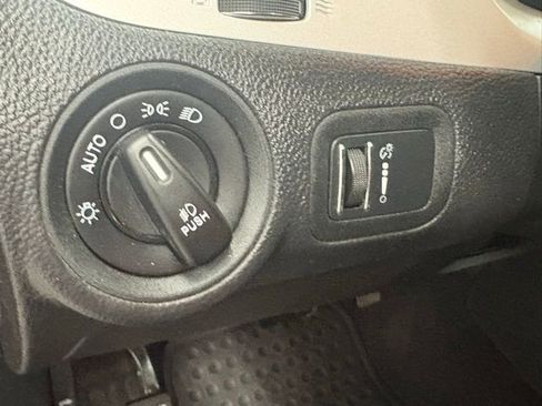 Used 2017 Dodge Journey SXT w/ Comfort/Convenience Group FWD image 15