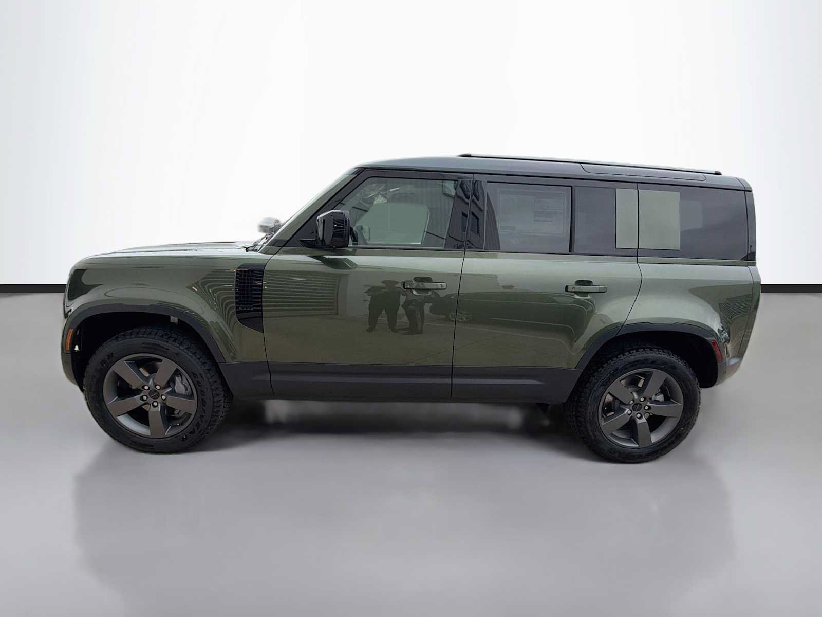 New 2026 Land Rover Defender 110 S AWD/4WD image 5