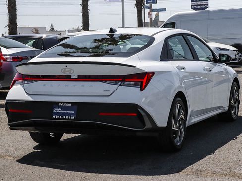 Used 2025 Hyundai Elantra SEL FWD image 7