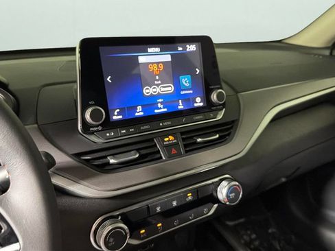 Used 2024 Nissan Altima 2.5 SR FWD image 22