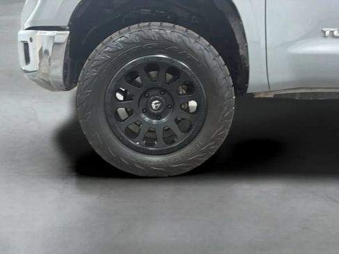 Used 2020 Toyota Tundra SR5 w/ SR5 Convenience Package RWD image 28
