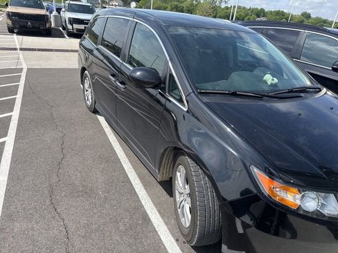 Used 2016 Honda Odyssey SE image 2