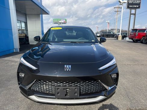 Used 2024 Buick Envista Avenir image 2