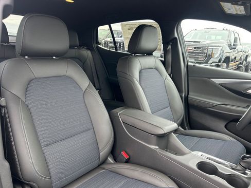 New 2026 Buick Envista Preferred FWD image 35