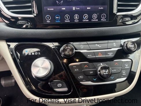 Used 2018 Chrysler Pacifica Touring-L Plus image 32