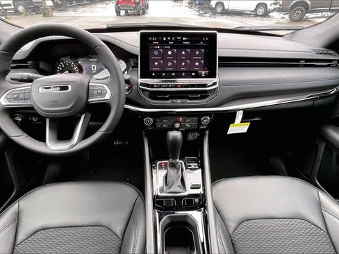 New 2026 Jeep Compass Latitude image 5