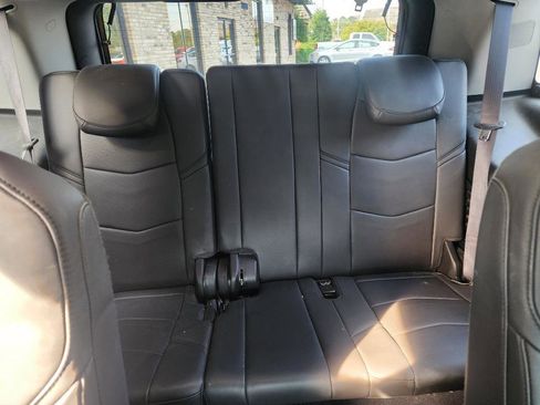 Used 2016 Cadillac Escalade Luxury image 10