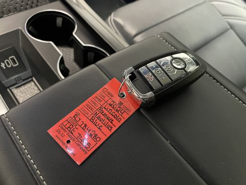 Used 2024 Lincoln Nautilus Premier w/ Equipment Group 102A image 17