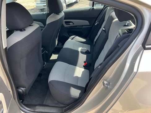 Used 2013 Chevrolet Cruze LS image 3