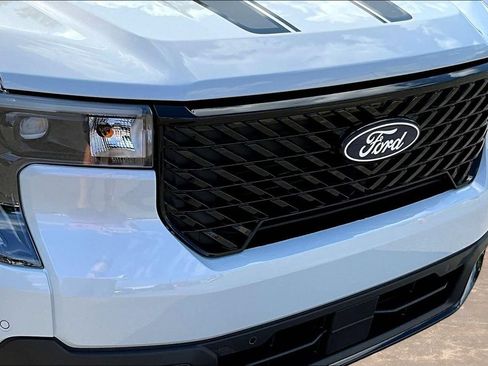Certified 2026 Ford Maverick Lariat w/ Black Appearance Package AWD/4WD image 35