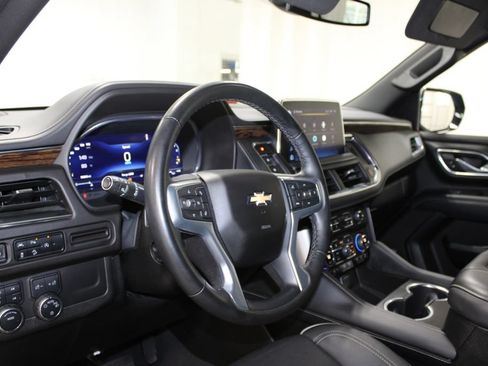 Used 2024 Chevrolet Suburban Premier AWD/4WD image 18