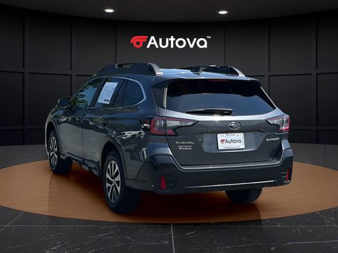 Used 2022 Subaru Outback Premium AWD/4WD image 3