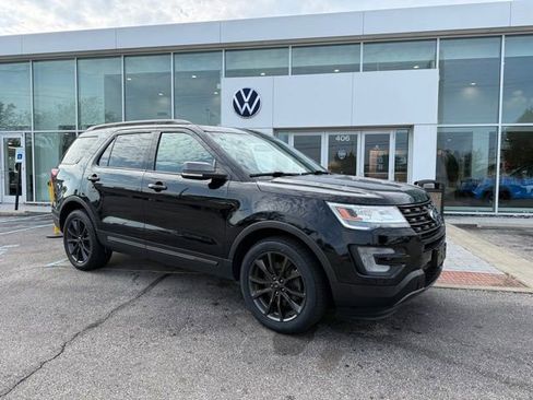 Used 2017 Ford Explorer XLT AWD/4WD image 1