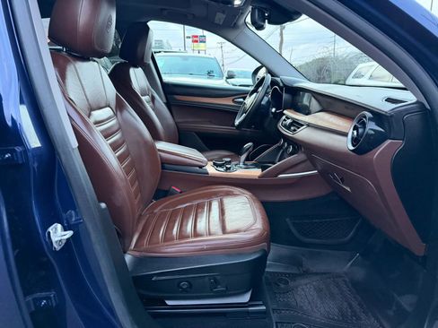 Used 2019 Alfa Romeo Stelvio Ti Lusso w/ Quick Order Package 22X Lusso AWD/4WD image 26