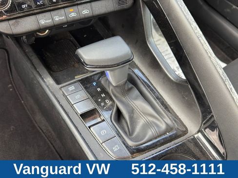 Used 2025 Hyundai Elantra SEL FWD image 17