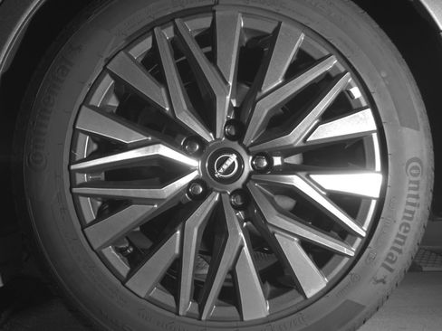 Used 2025 Nissan Altima 2.5 SV image 14