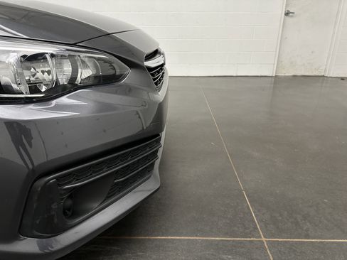 Used 2020 Subaru Impreza 2.0i image 2