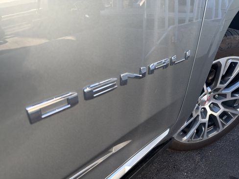 Used 2026 GMC Yukon XL Denali w/ Denali Reserve Package AWD/4WD image 6