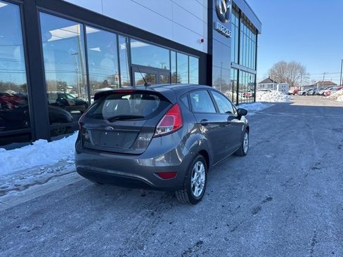 Used 2016 Ford Fiesta SE image 3