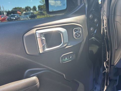Used 2023 Jeep Wrangler Sport AWD/4WD image 12