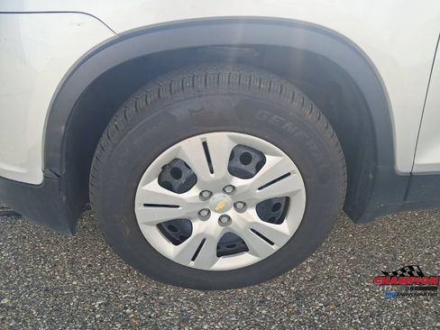 Used 2015 Chevrolet Trax LS FWD image 11