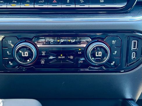 Used 2022 Chevrolet Silverado 1500 LTZ w/ LTZ Premium Package image 36