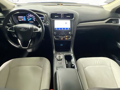 Used 2020 Ford Fusion SE w/ Equipment Group 151A image 30