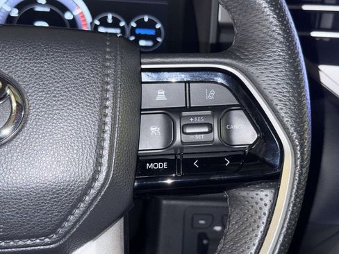 Used 2023 Toyota Sequoia SR5 w/ SR5 Premium Package AWD/4WD image 32