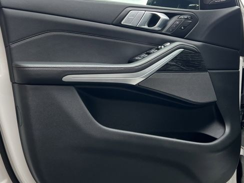 Used 2021 BMW X7 xDrive40i w/ M Sport Package image 14