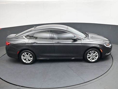 Used 2017 Chrysler 200 Limited Platinum image 19