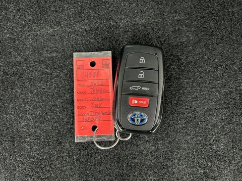 Used 2022 Toyota Venza XLE AWD/4WD image 37