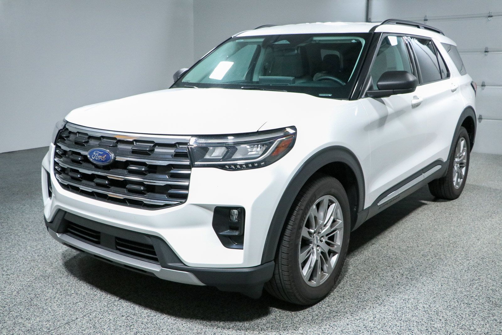 Used 2025 Ford Explorer Active w/ Active Comfort Package AWD/4WD image 33