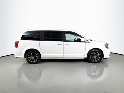 Used 2018 Dodge Grand Caravan GT FWD image 9