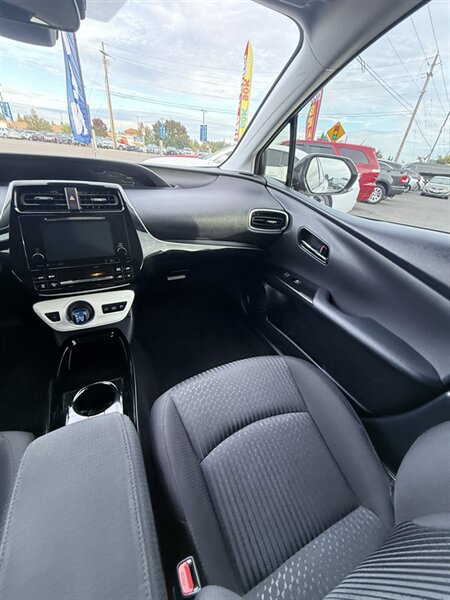 Used 2018 Toyota Prius Prime Plus FWD image 19