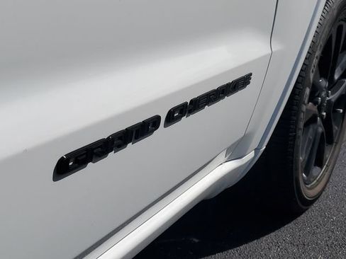 Used 2021 Jeep Grand Cherokee Laredo X RWD image 8