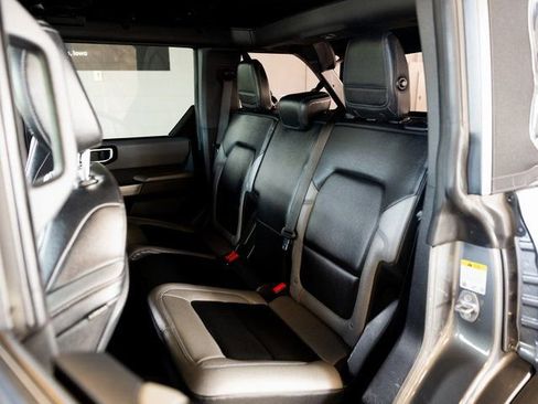 Used 2021 Ford Bronco Black Diamond image 12